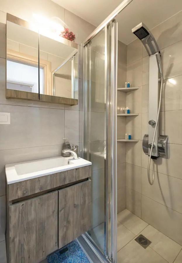 Downtown City Apartment Thessaloniki Buitenkant foto